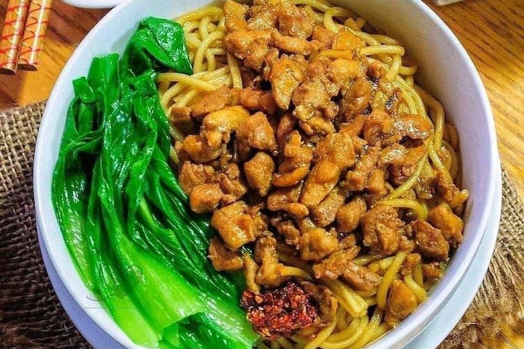 Mie Ayam Sabar Narima: Rasa yang Menggigit Jiwa di Jantung Cilacap
